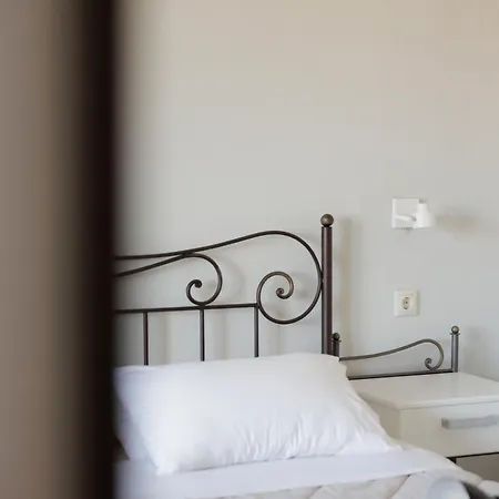 Louvre ホテル 3*